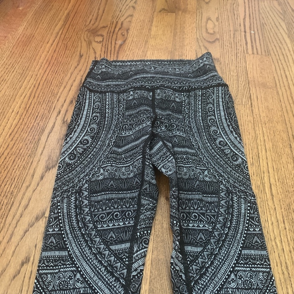 Lululemon Full Length Patterned - image 2